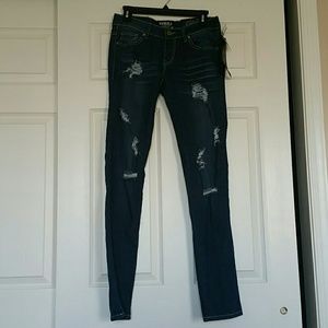 Size M NWT Thrill Distressed Stretch Jeans